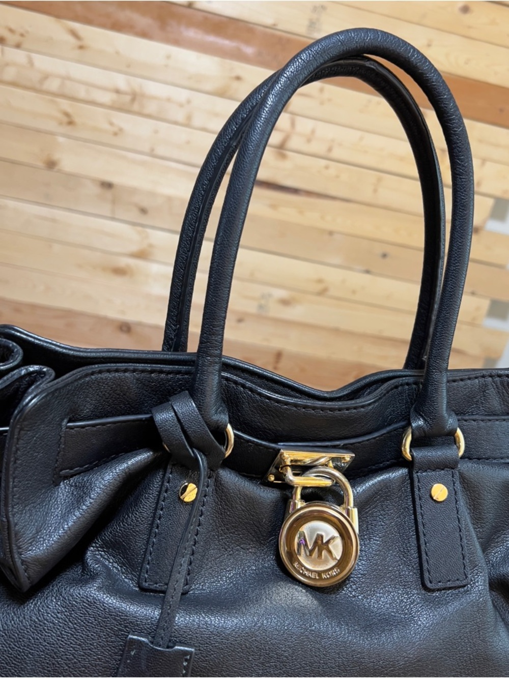 Michael Kors Hamilton Black Leather Goldtone Hardware Large Luggage Shoulder Bag - Picture 2 of 12